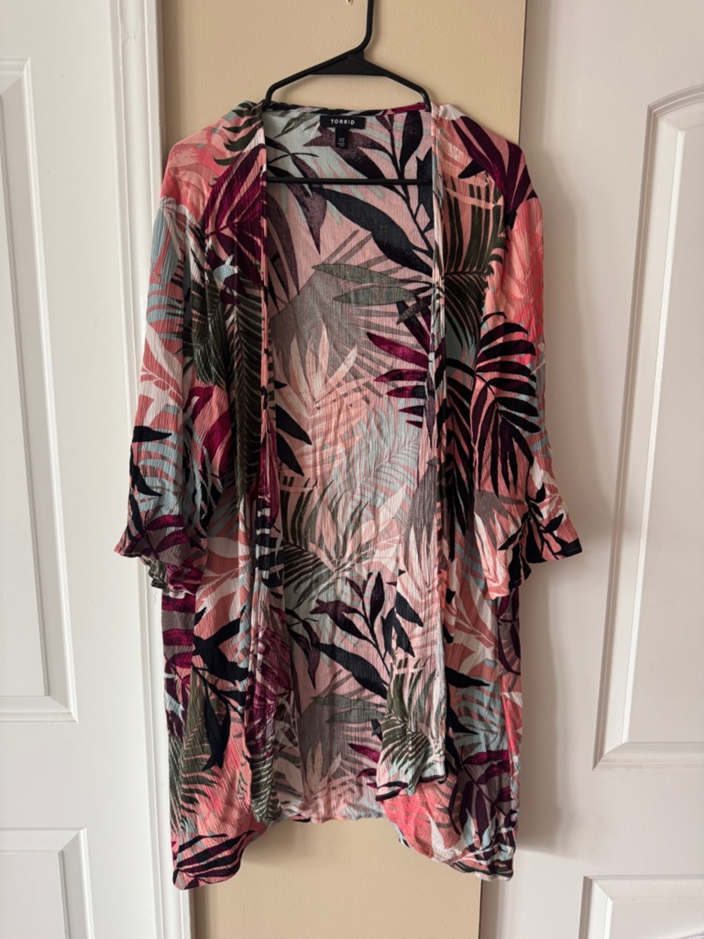 torrid Pink & Green Tropical Leaf Open Kimono